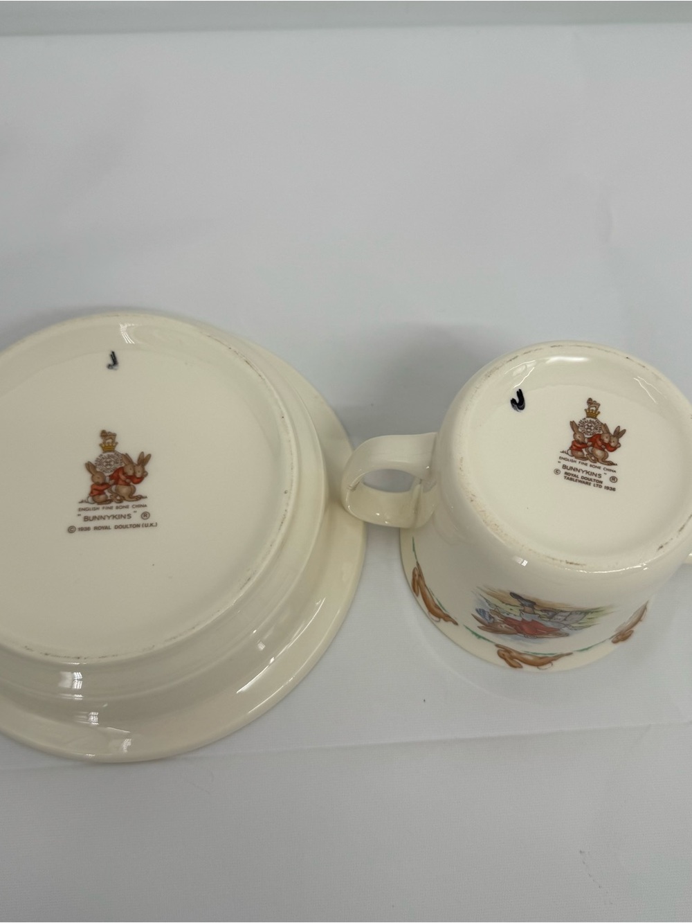 Bunnykins Royal Doulton Bone China Ltd 1936 Cup & Bowl Baby Child Dishes - Picture 6 of 6